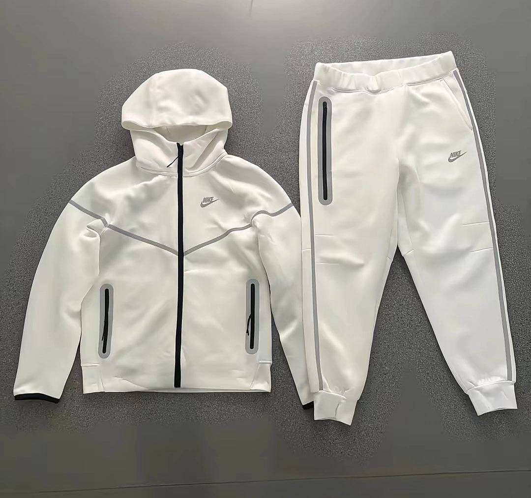Nike Tech Fleece Reflective